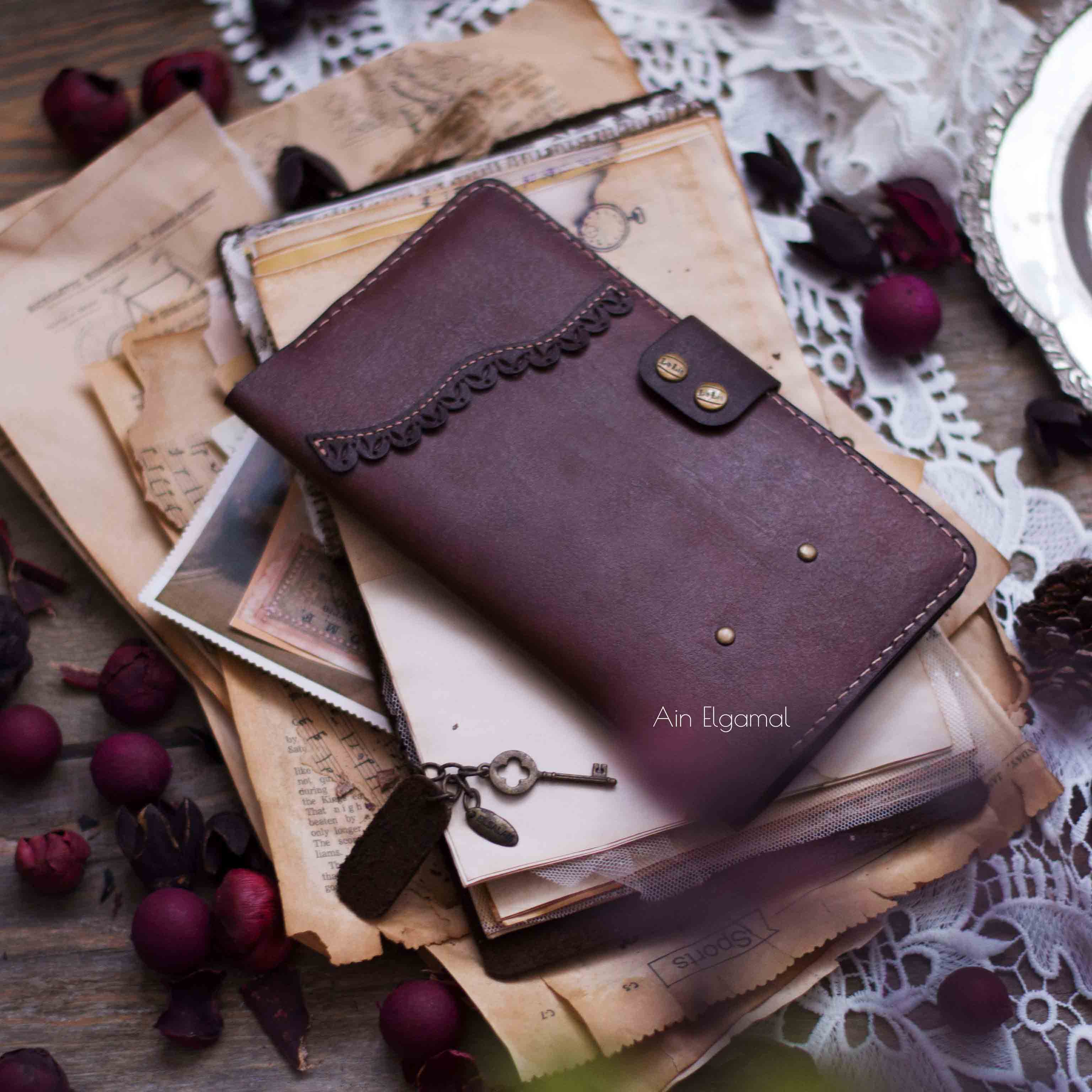 محفظة جلد طبيعي