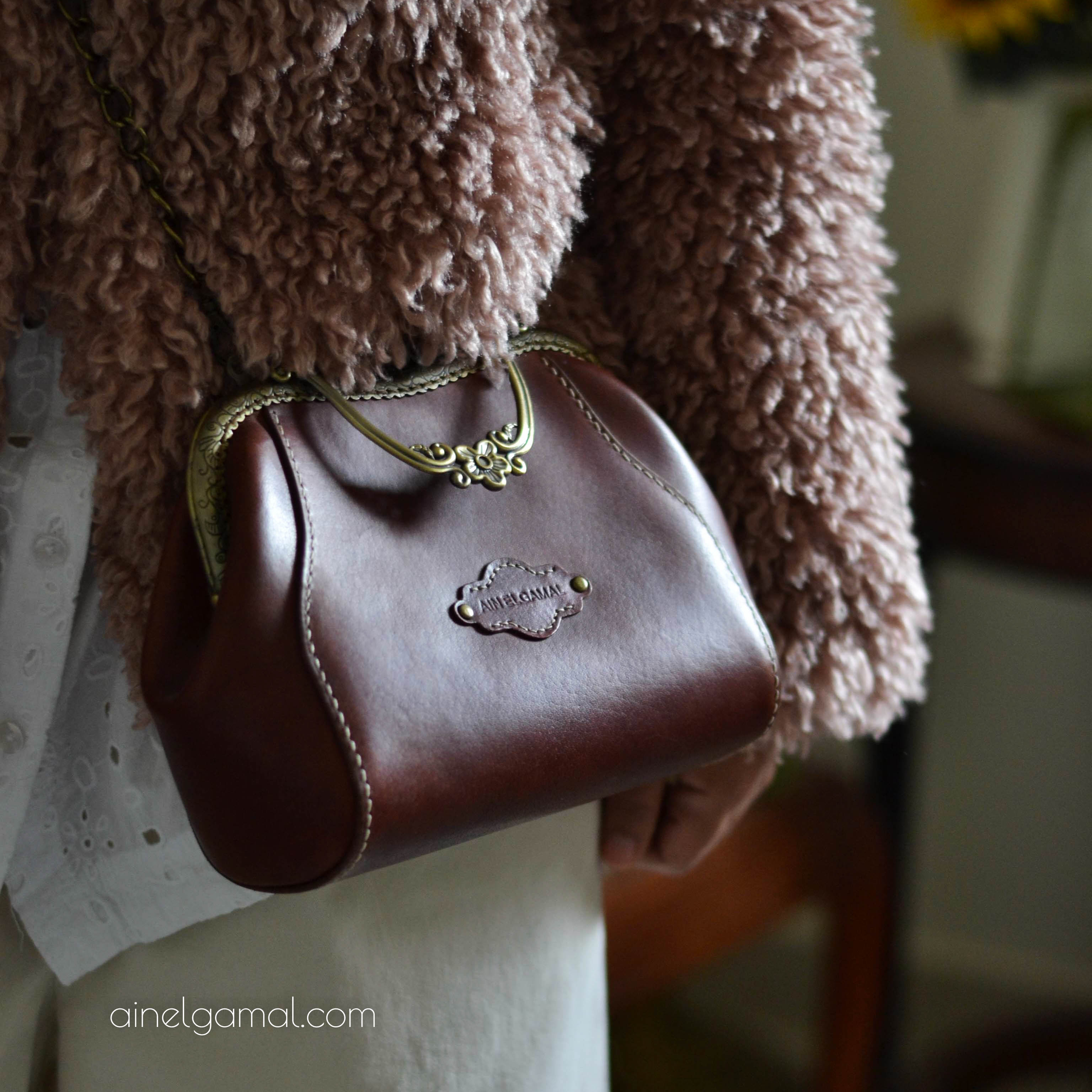 vintage clasp bag